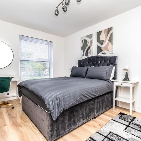 Cosy Guest House In Whitechapel Лондон Екстериор снимка