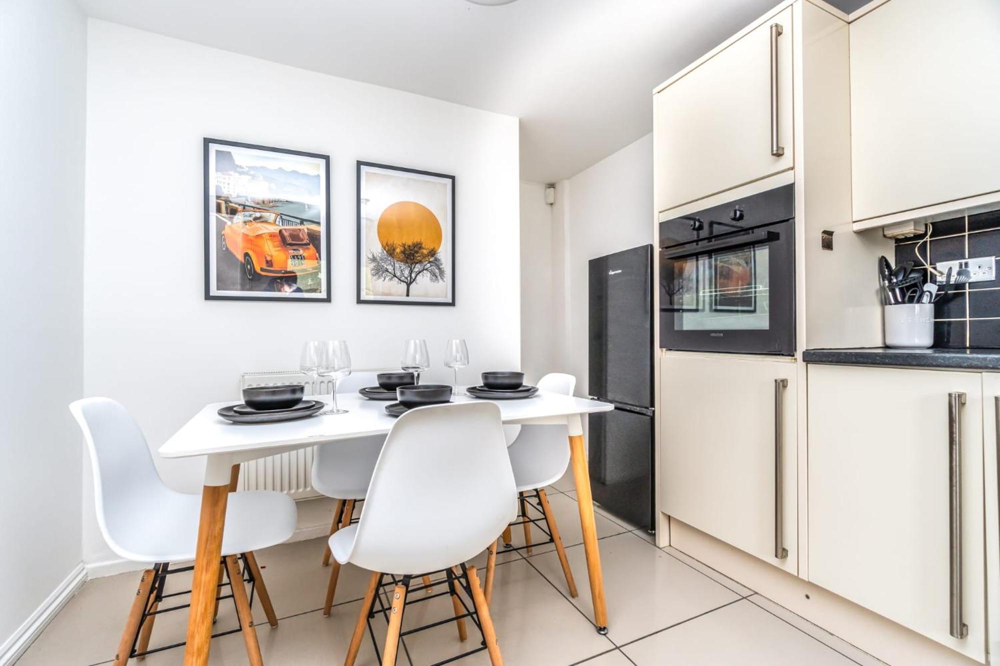Cosy Guest House In Whitechapel Лондон Екстериор снимка