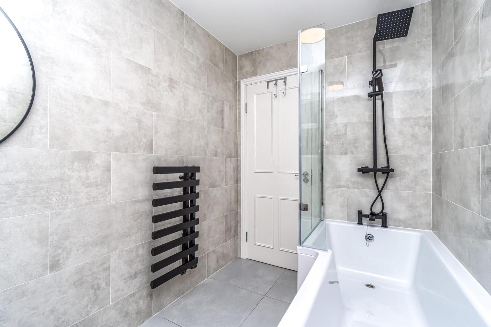 Cosy Guest House In Whitechapel Лондон Екстериор снимка