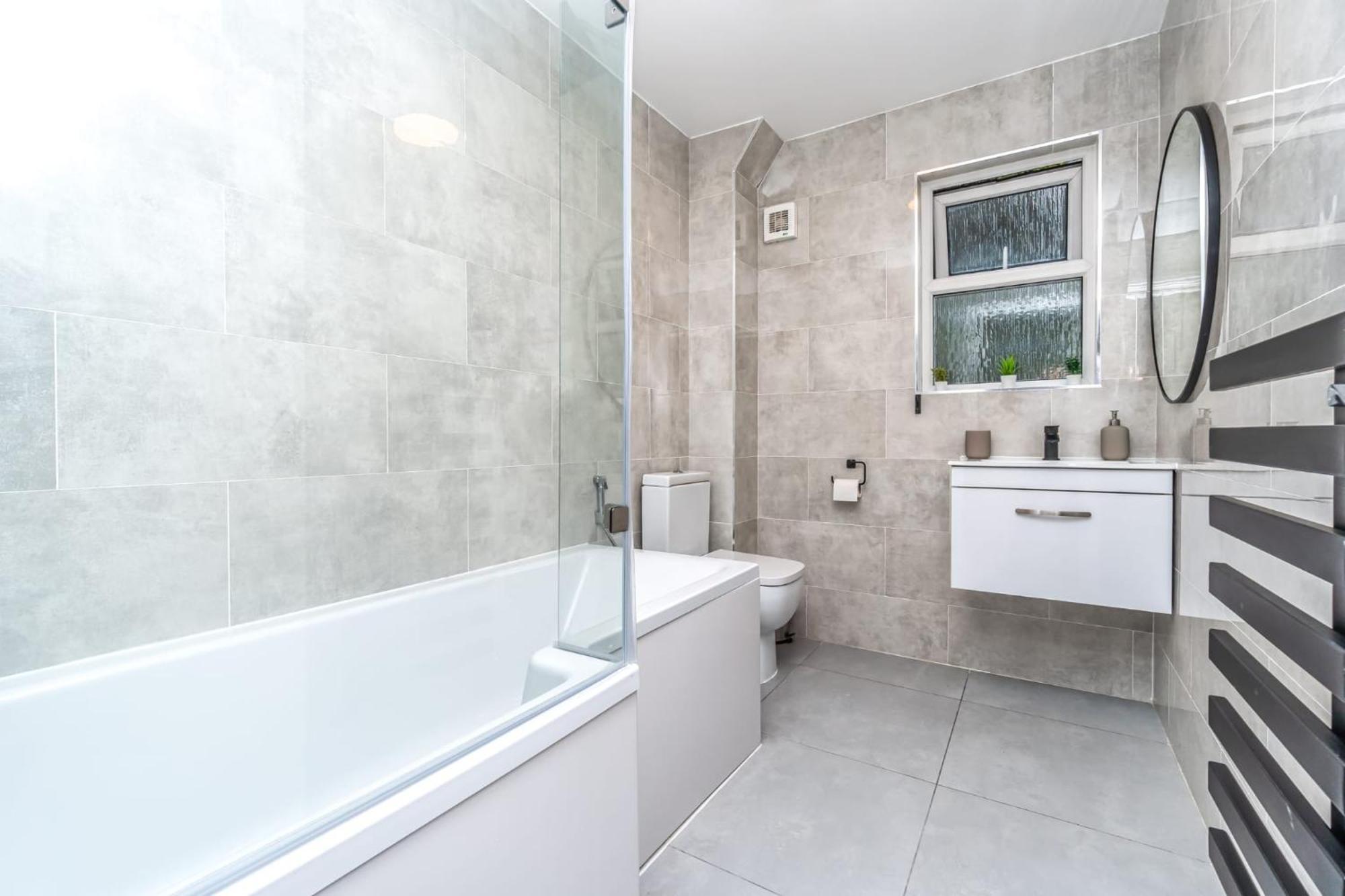 Cosy Guest House In Whitechapel Лондон Екстериор снимка