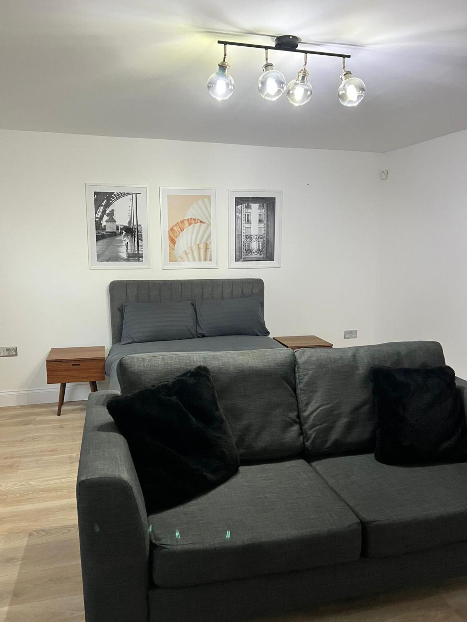 Cosy Guest House In Whitechapel Лондон Екстериор снимка