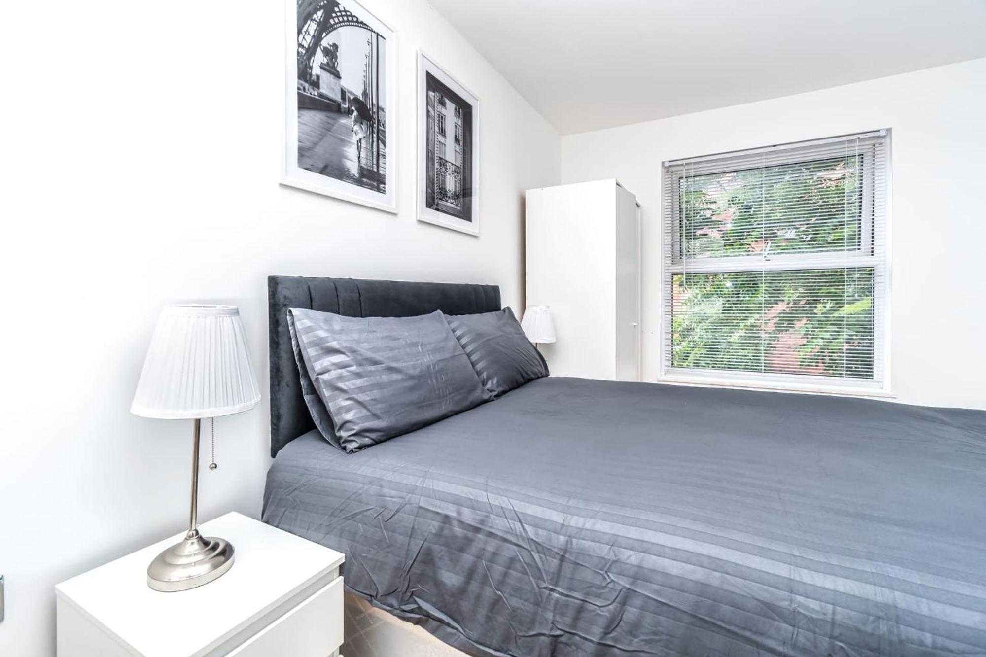 Cosy Guest House In Whitechapel Лондон Екстериор снимка