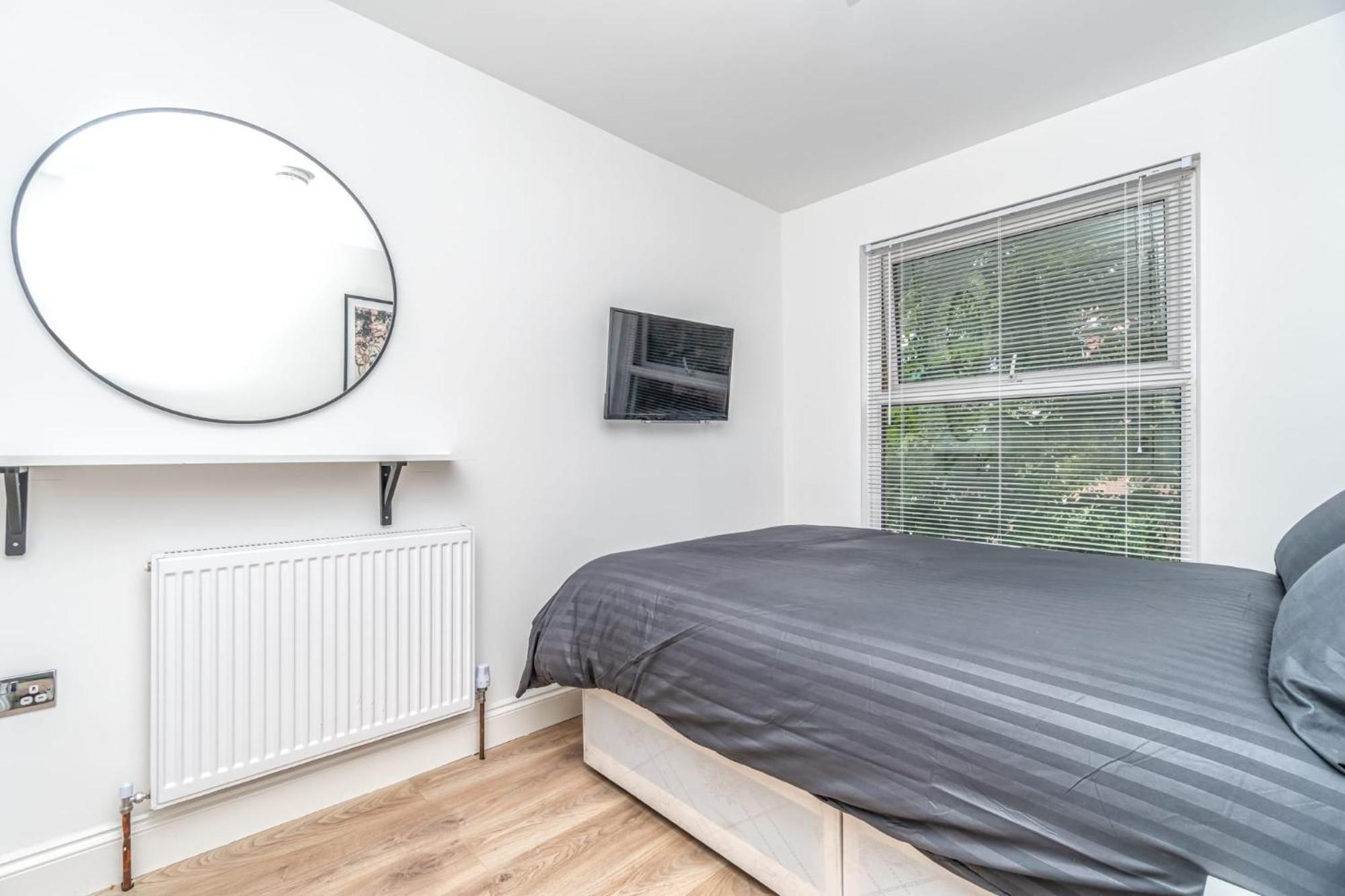 Cosy Guest House In Whitechapel Лондон Екстериор снимка
